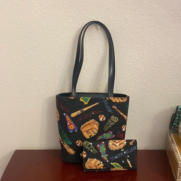 ⚾️⚾️ Baseball Themed Bag and Wallet!! 🎶🎵 Take me at the ball park!! - Picture 1 of 8